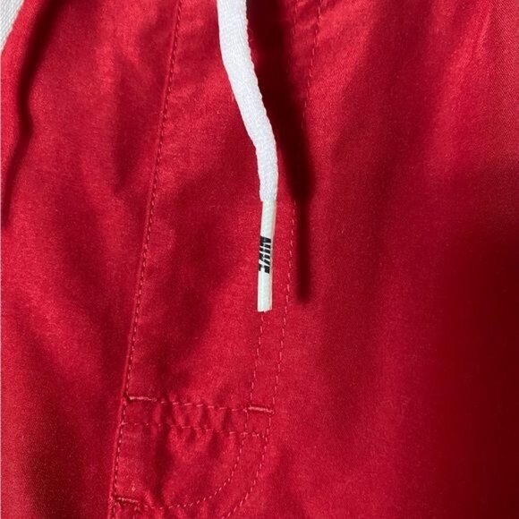 Nike Grey Tag Mens Swim Trunks Size Large Red Black‎ White Drawstring - Picture 3 of 8